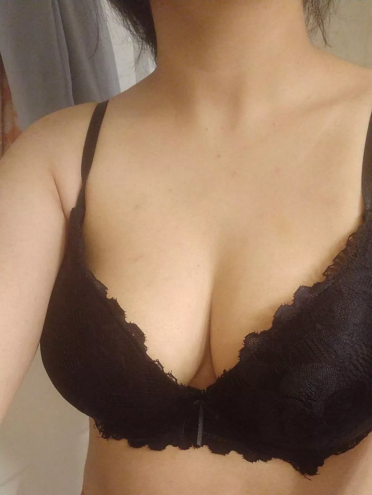 Wife in Black πRate her (.) (.) Wife in Black πRate her (.) (.)
