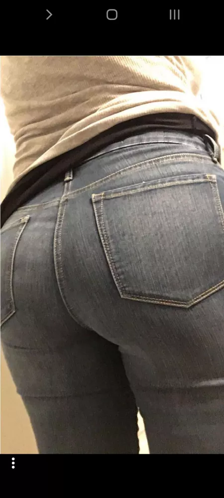 Wife's ass.. who wants to see the undressed pic? Wife's ass.. who wants to see the undressed pic?