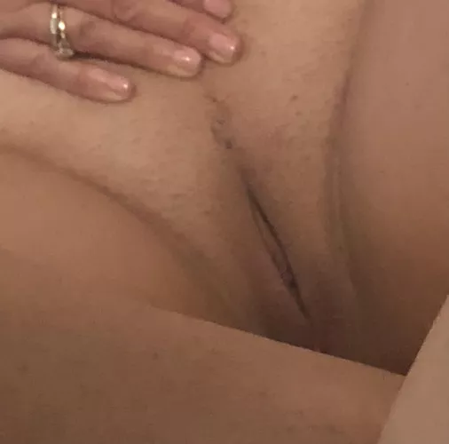 Wifey’s shaved pussy