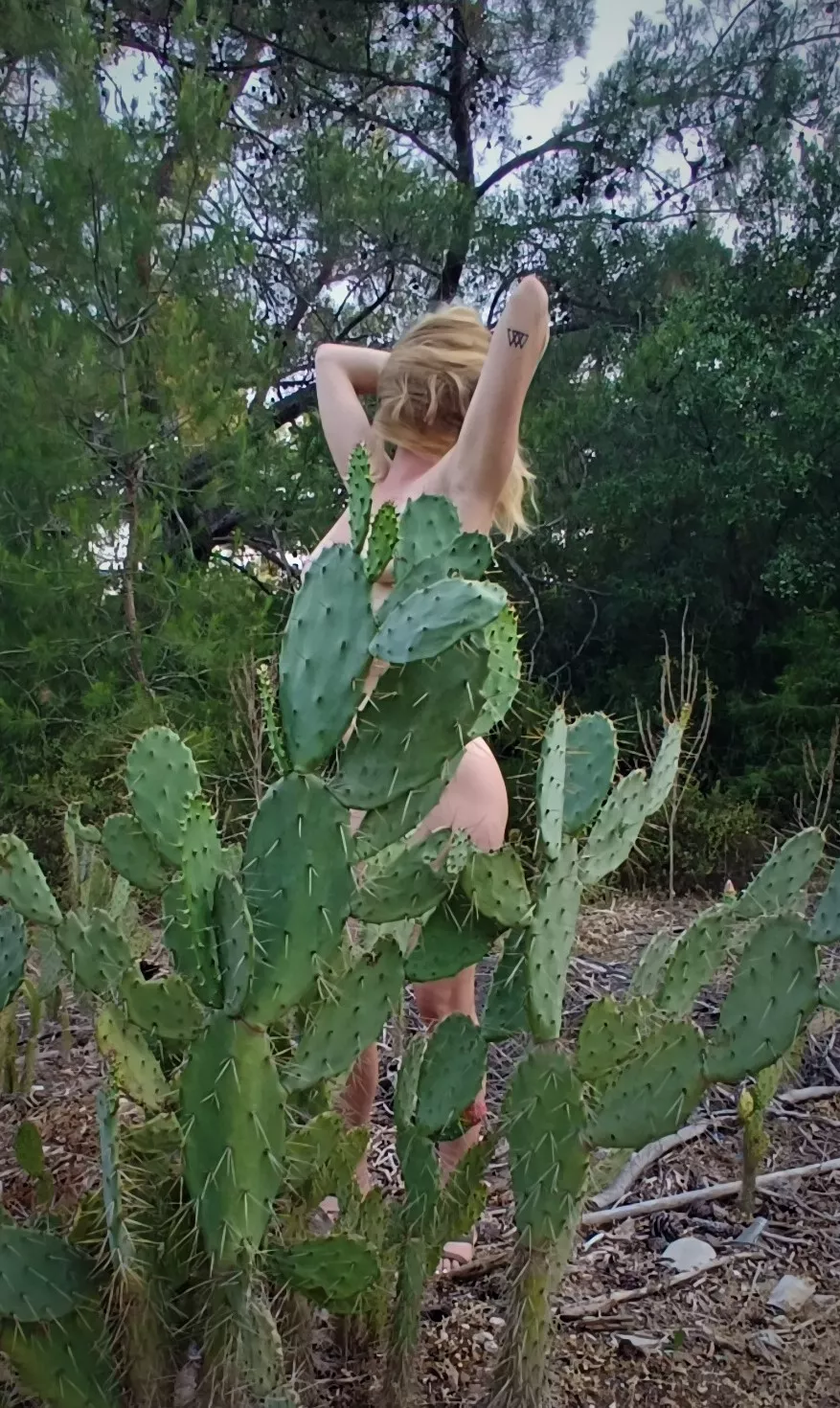 Wild Long Hair, anyone who has that Long Hair fetish, Im so happy you found me because i can make your fantasies come true! You know exactly what to do....😘 and please dont be shy