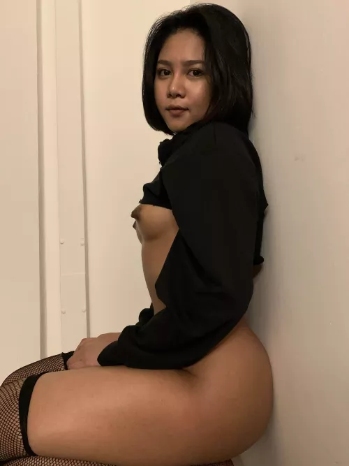 Will you sit beside me dear 🍑