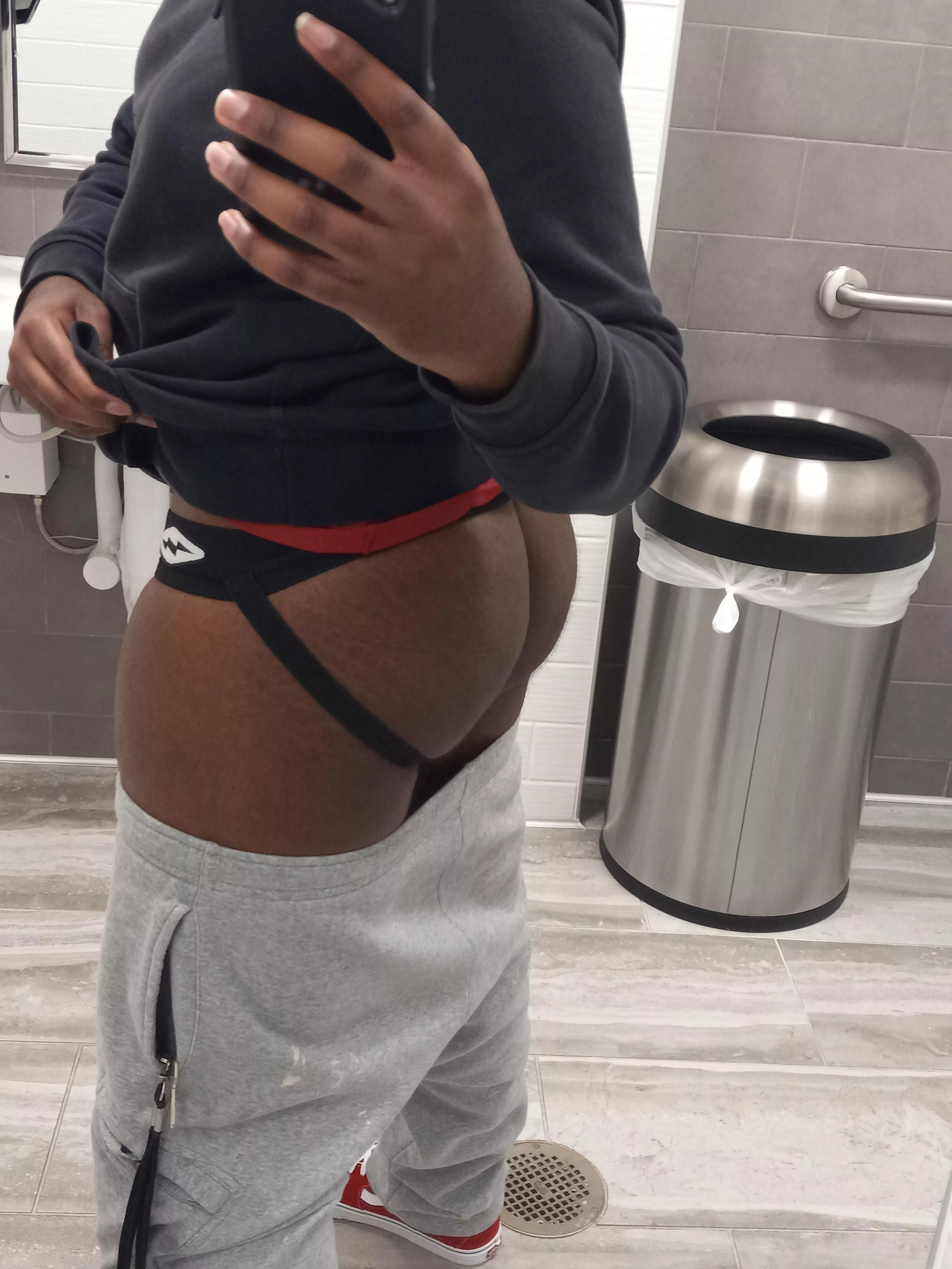 Wish someone was in this bathroom with me grabbing my ass.