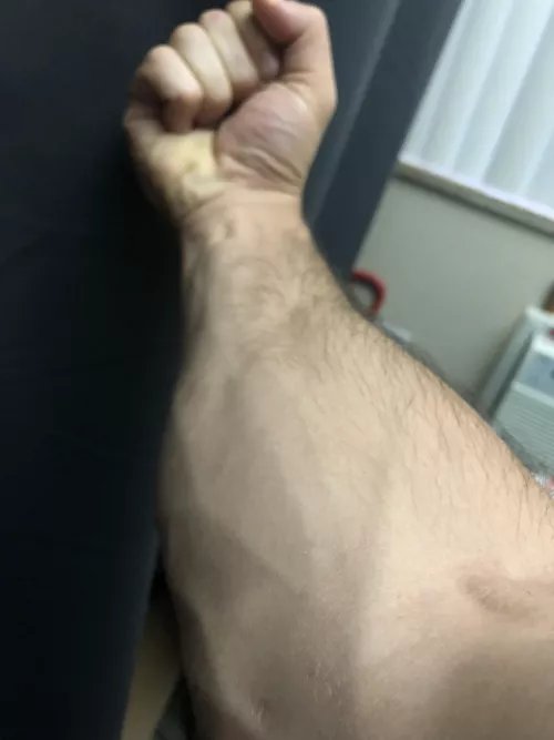 Wish someone would come squeeze ‘em rn💪 Wish someone would come squeeze ‘em rn💪
