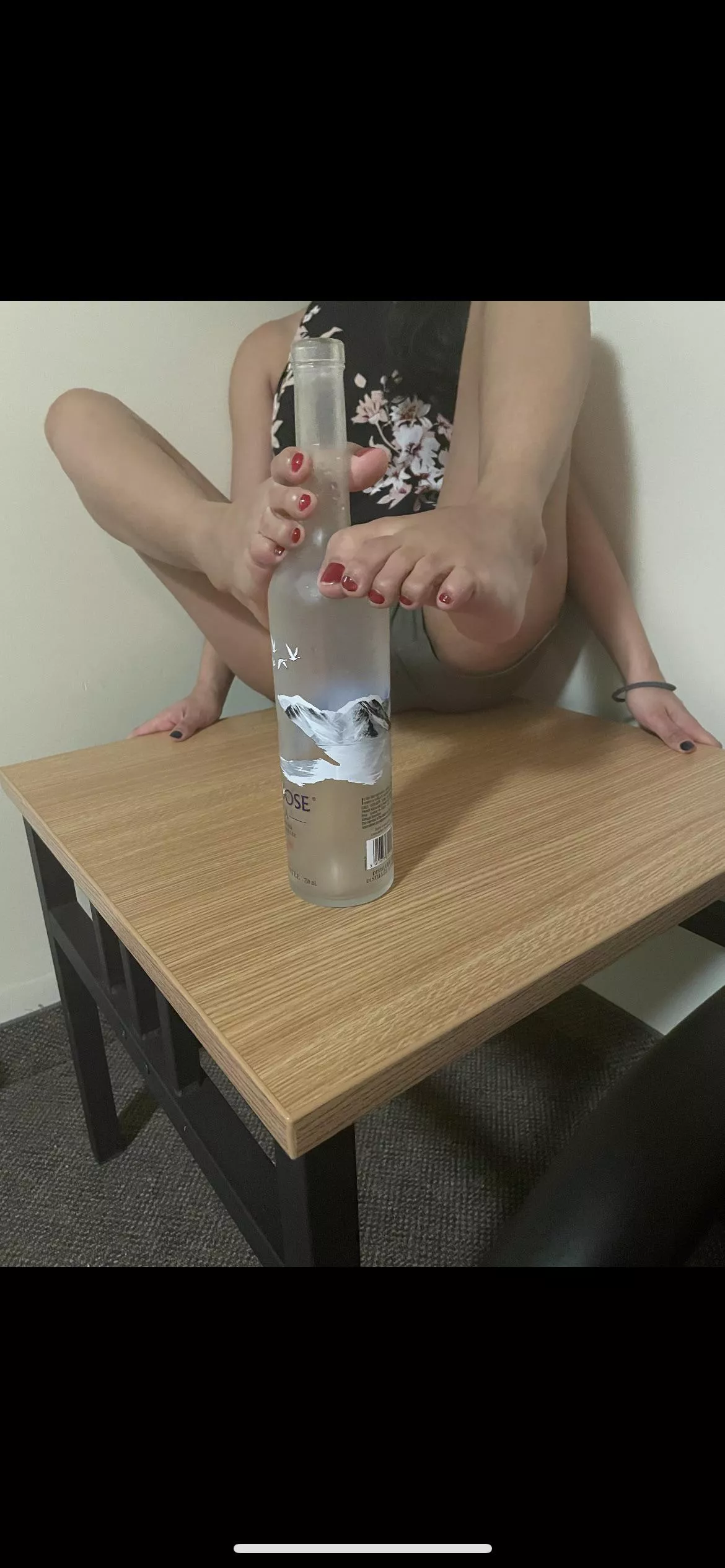 Wish there was something else between my toes 🍆💦😉