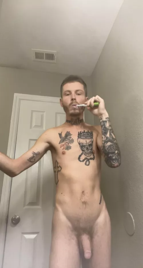 Wish you could watch me brush my teeth in the mirror naked every morning😈 only good way to brush your teeth properly 😁