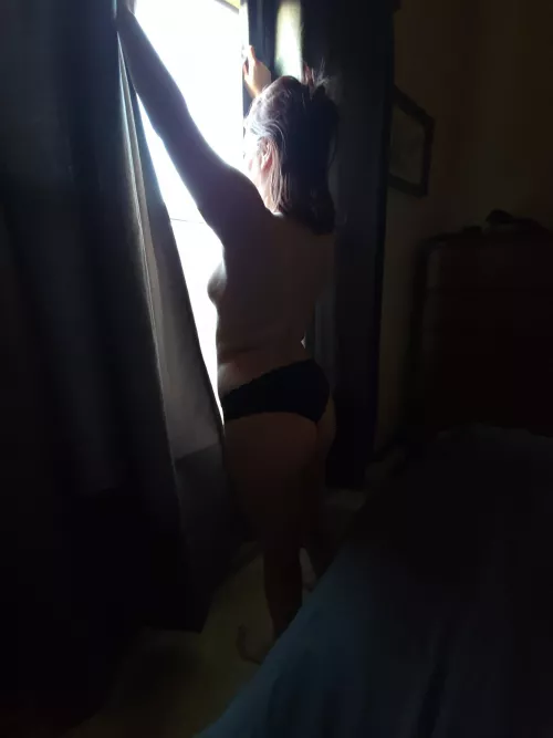 Wishing the neighbors a good morning