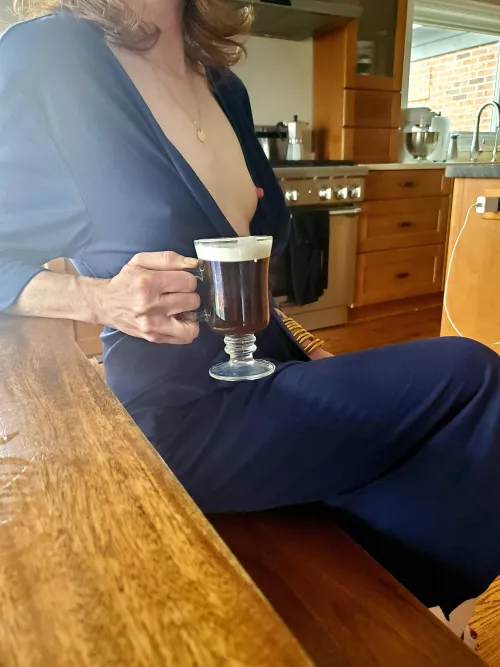 Wishing you all a very Braless Hotwife kind of morning!