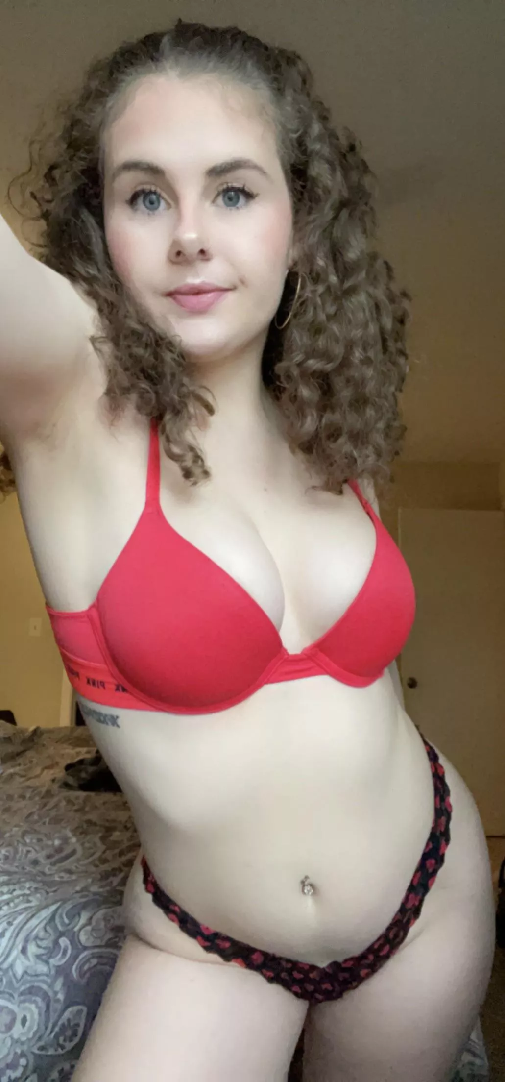 Wishing your cock was between my tits rn😈