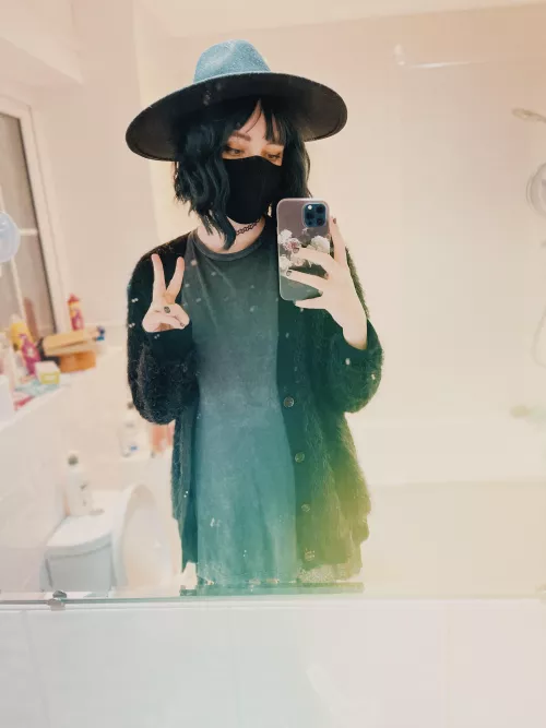 Witches can be cute too, right? 🖤