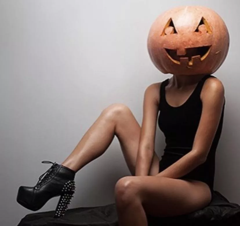 With legs like that, she can keep the pumpkin head on With legs like that, she can keep the pumpkin head on