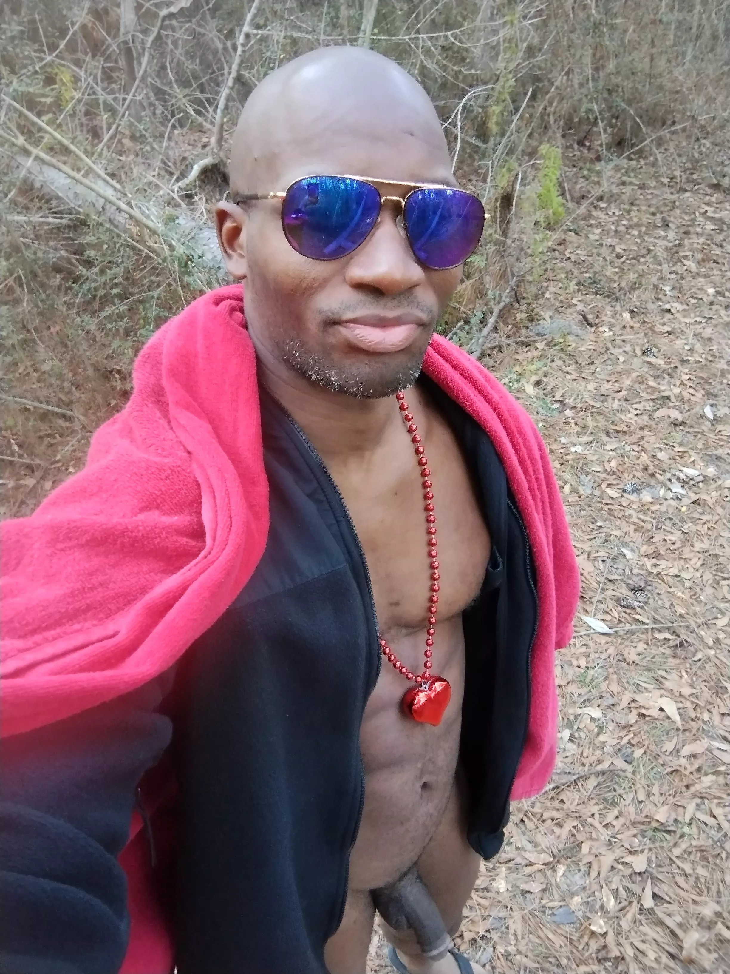 With Nature for this V-Day. Hope everyone is enjoying themselves! With Nature for this V-Day. Hope everyone is enjoying themselves!
