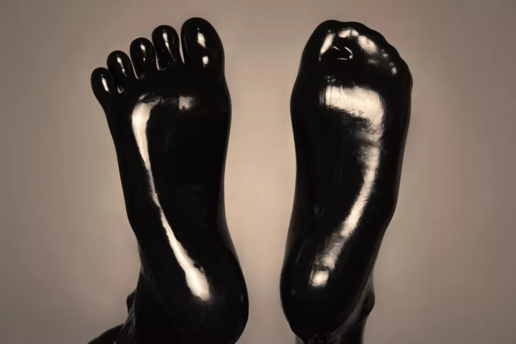 With or without separated toes, that is the question [OC]