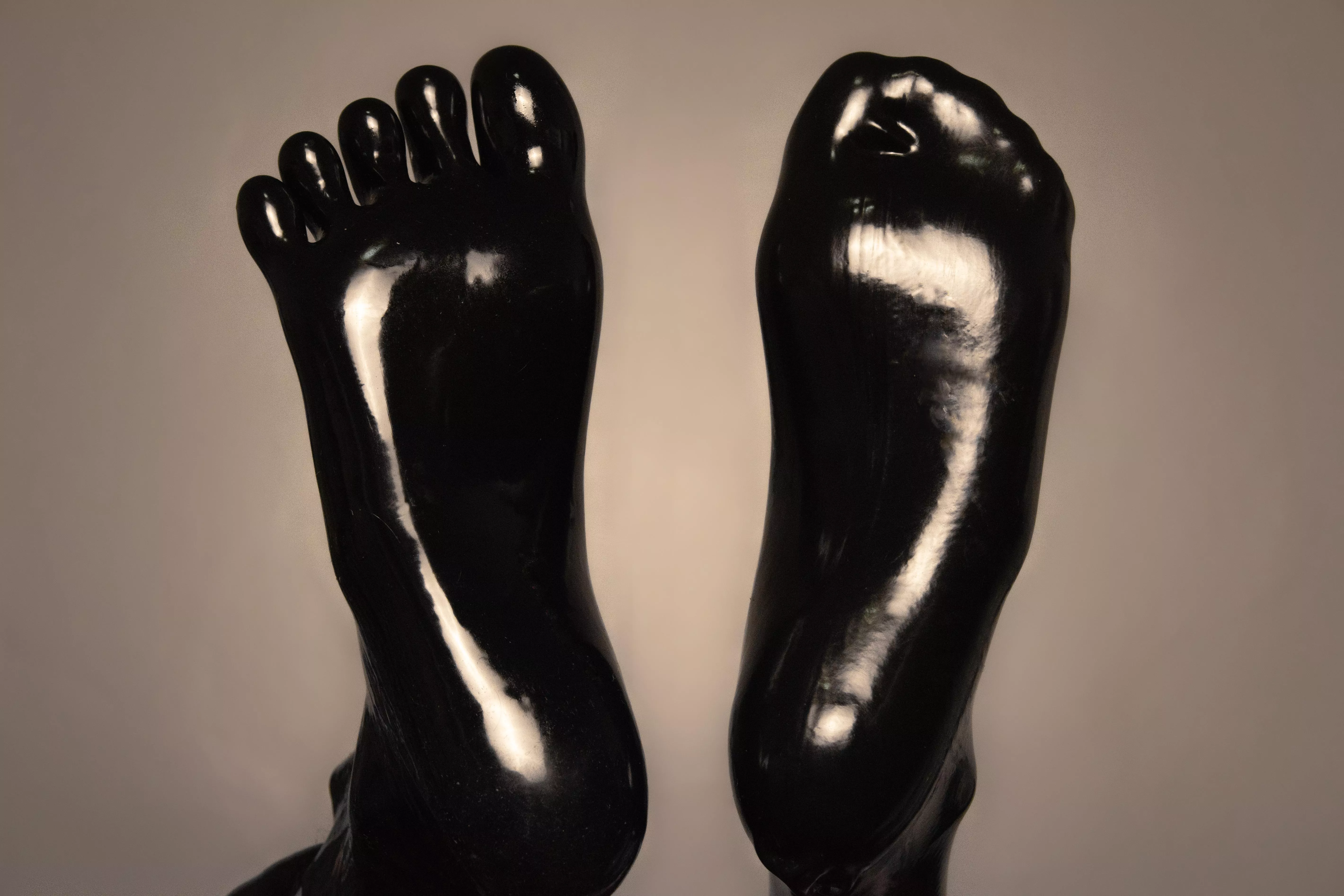 With or without separated toes, that is the question [OC]