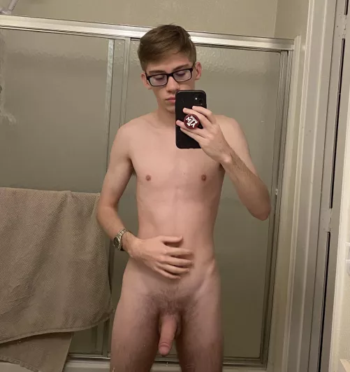 Woke up cold af in need of a cuddle buddy