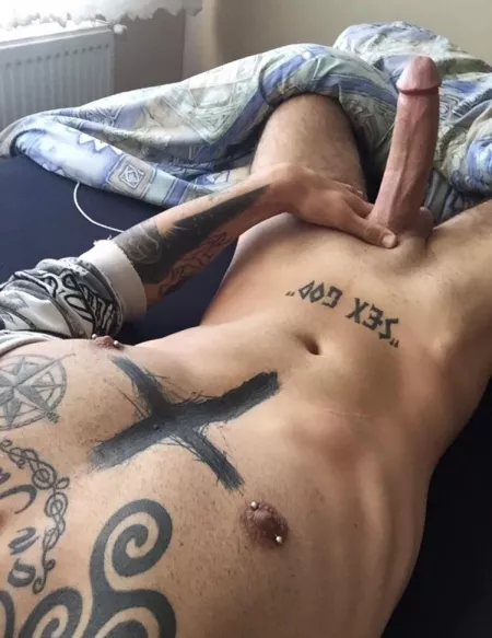 Woke up horny AF ๐๐