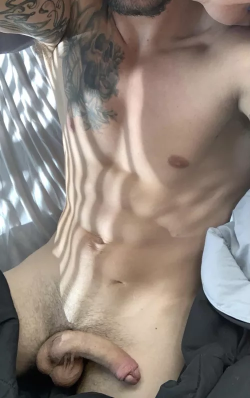 Woke up this morning with no one beside me. 😩