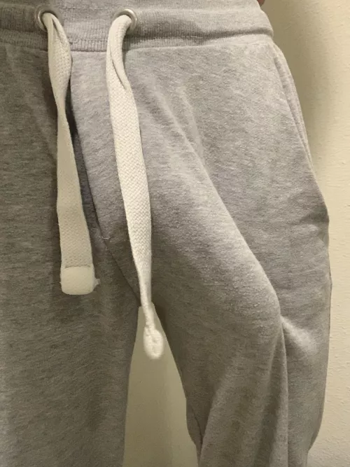 Wonder why that girl at the gym was looking at me 🤔