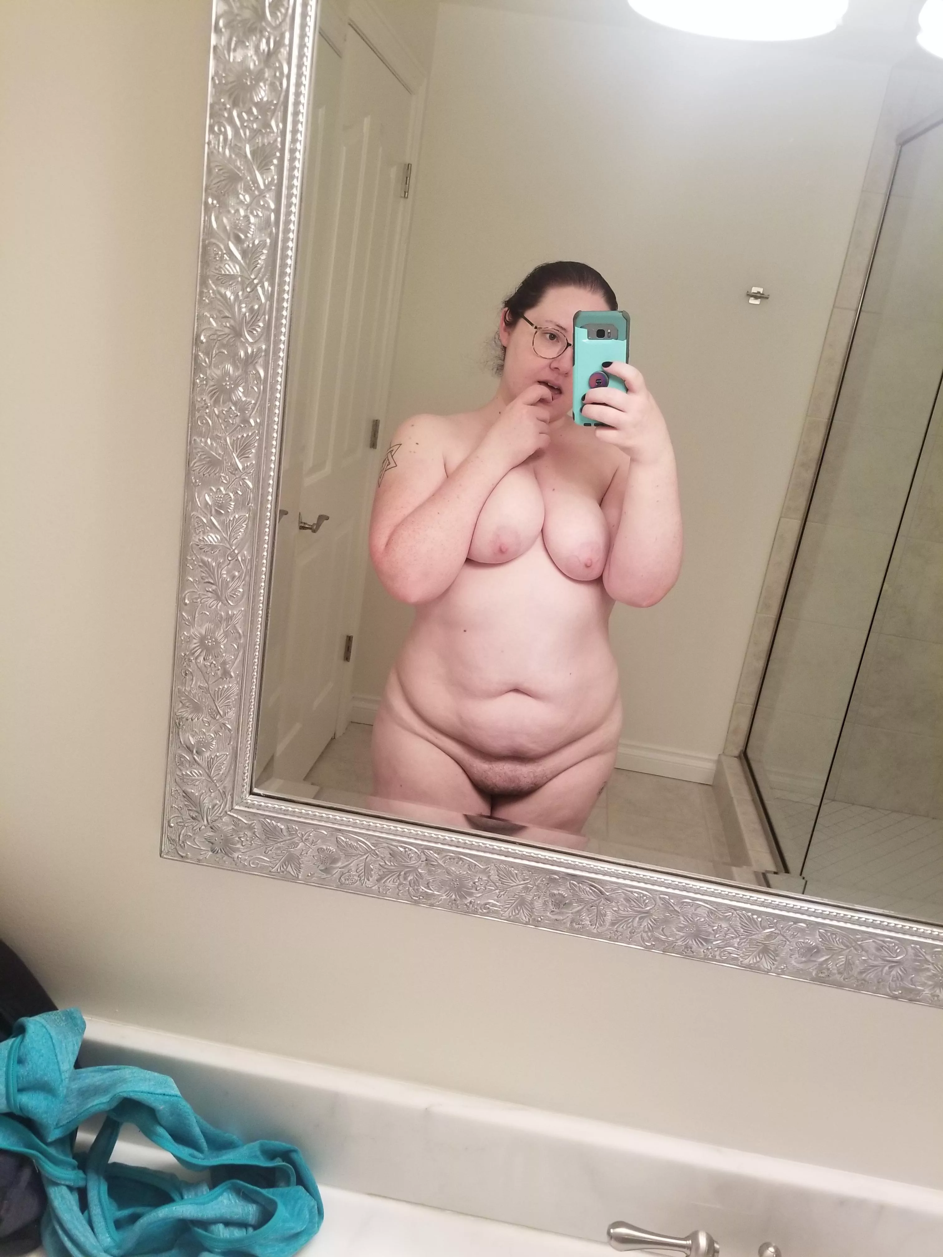 🤔 Wondering if there are any real Doms out there who could tame my braty ass 😝