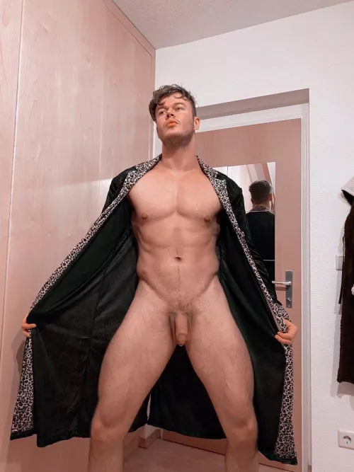 Woops, my robe slipped ๐