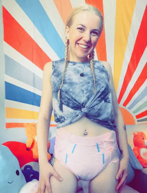Wore an ABDL diapee today for the first time in a while and I felt so smol and cute 💕