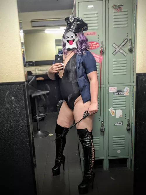 Work selfie! My stage name is Sarah Jane, and here is my impression of Amy Pond. Happy belated Halloween! 🎃🎃🎃 Work selfie! My stage name is Sarah Jane, and here is my impression of Amy Pond. Happy belated Halloween! 🎃🎃🎃