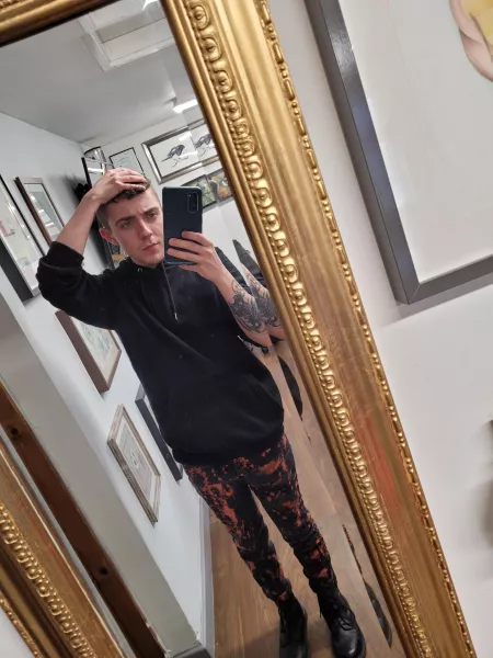 work selfie with bleached jeans 👖