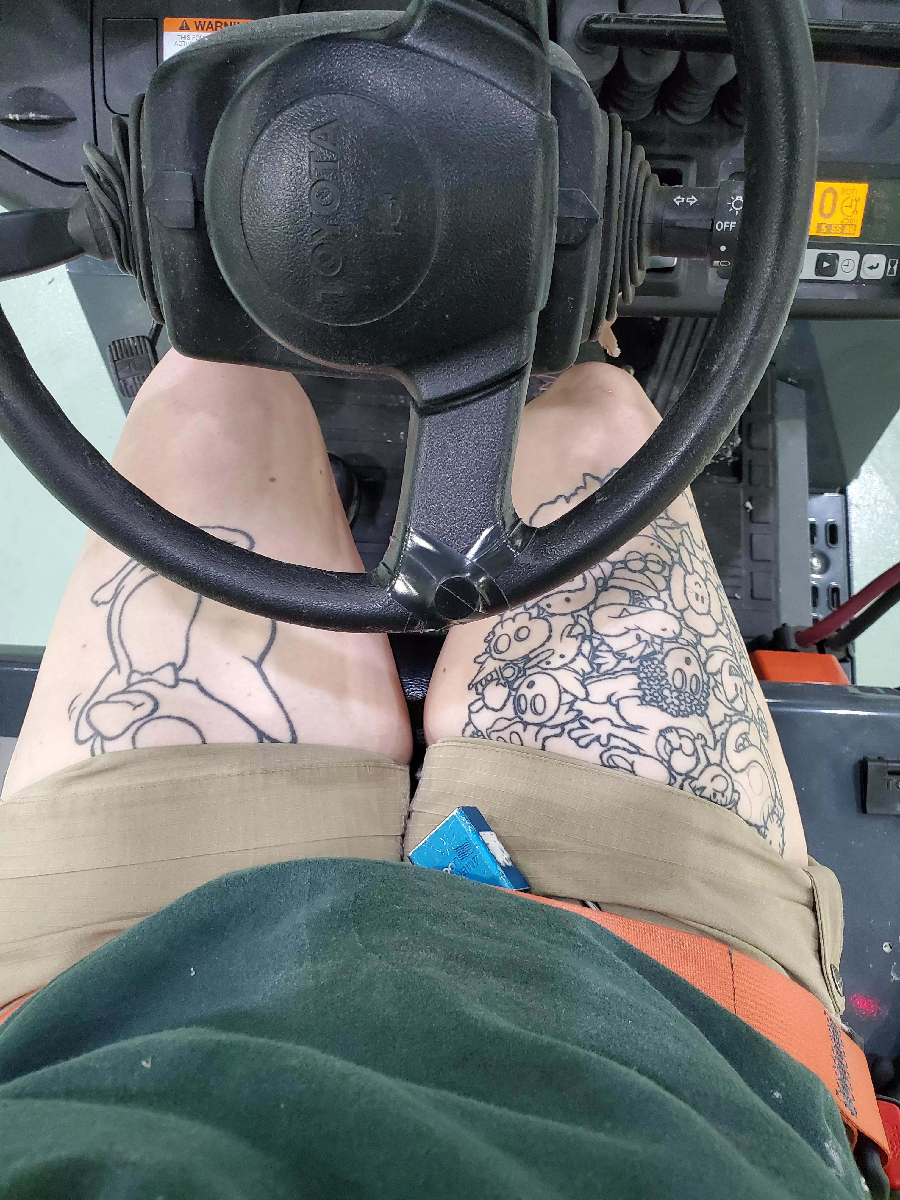 Work Shorts, Sitting Thighs in the Forktruck ;) Work Shorts, Sitting Thighs in the Forktruck ;)