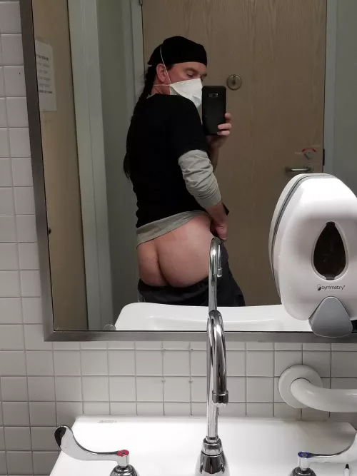 Workin' in the hospital butt...ðΧðĪŠ
