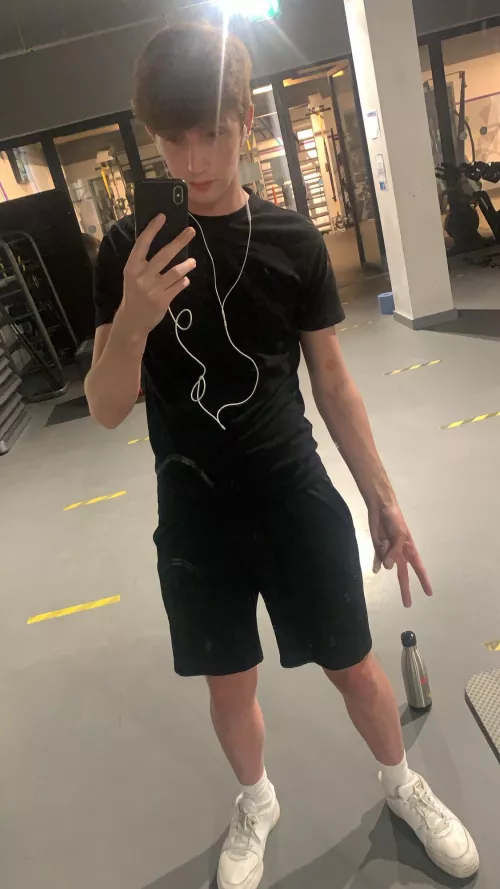 working every day this week and college everyday too means I can only go to the gym at 1am when itβs empty π