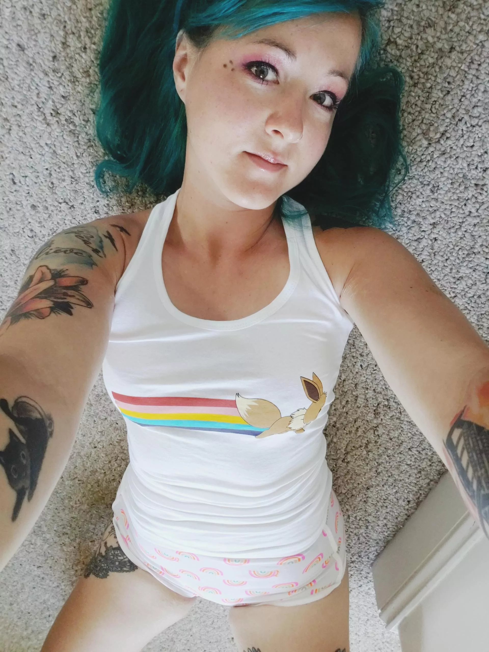 Working from the floor today if anyone needs me. ????