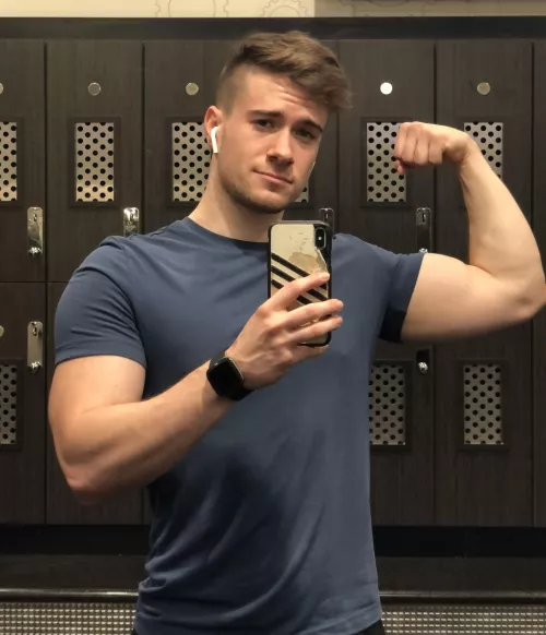 Workout done and feeling good. Now for some Sunday R&R, who’s in!?