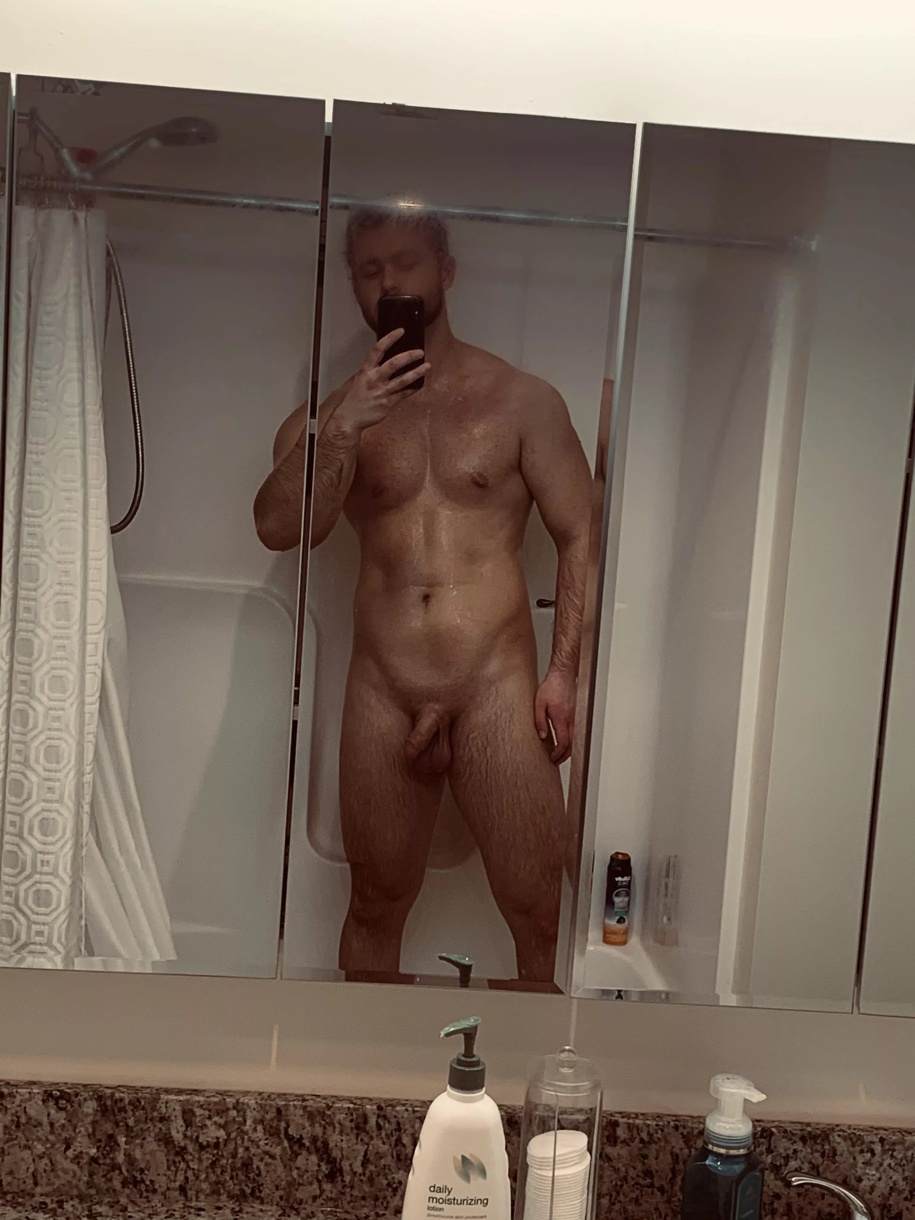 Worship me (21) Worship me (21)