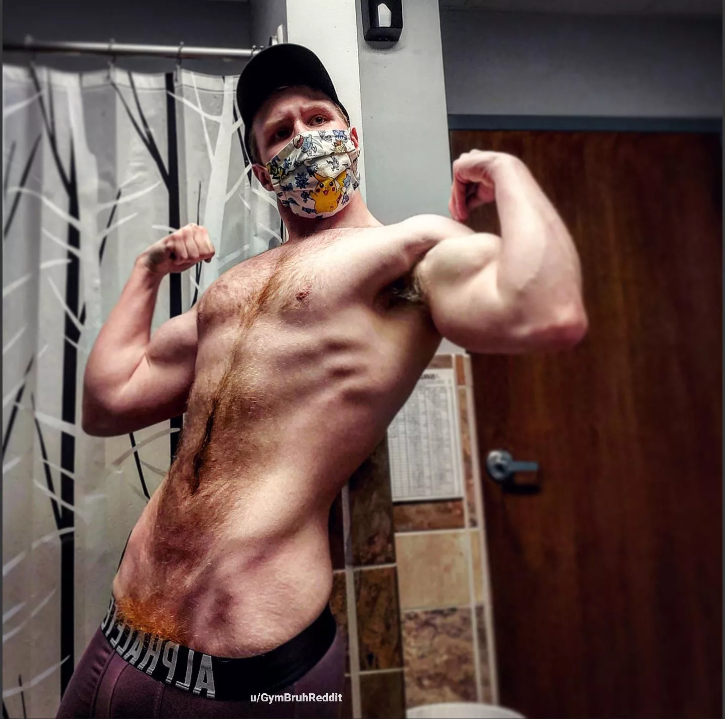 Worship my muscles and I'll allow you the privilege of me breeding your hole ??