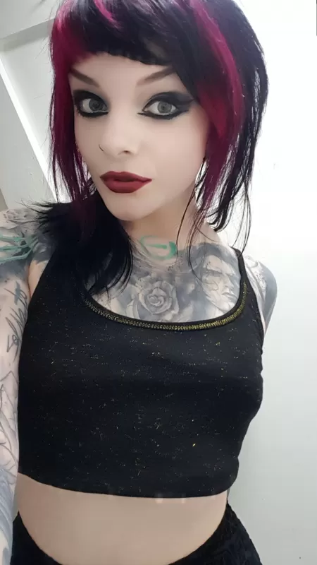 Would anyone here fuck me? (; Would anyone here fuck me? (;