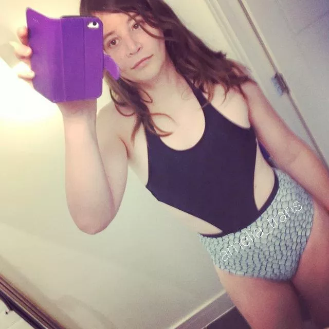 Would I look cute at the pool? Would I look cute at the pool?