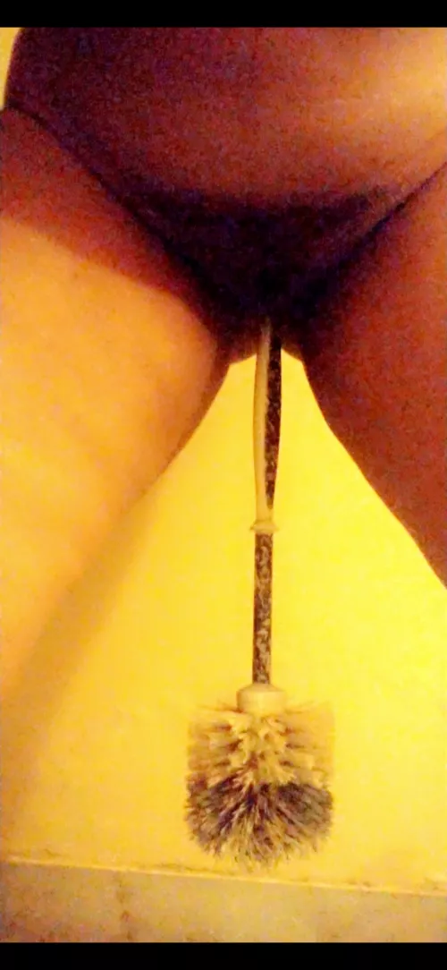 Would love hands to help shove the other side in my cunt