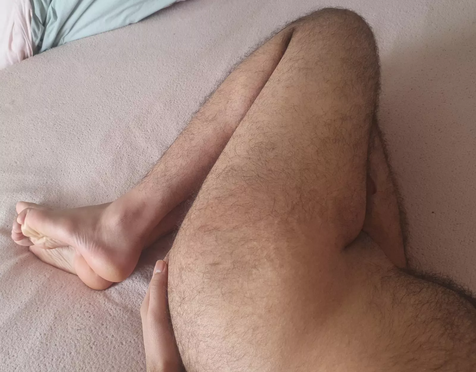 Would love some company, feeling lonely today 😕