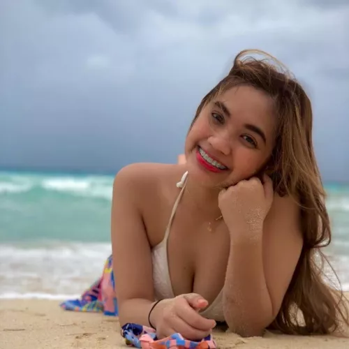Would love to see cocks jerking to her
