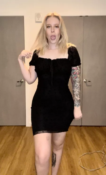 Would love to use this tongue ring on you 😈