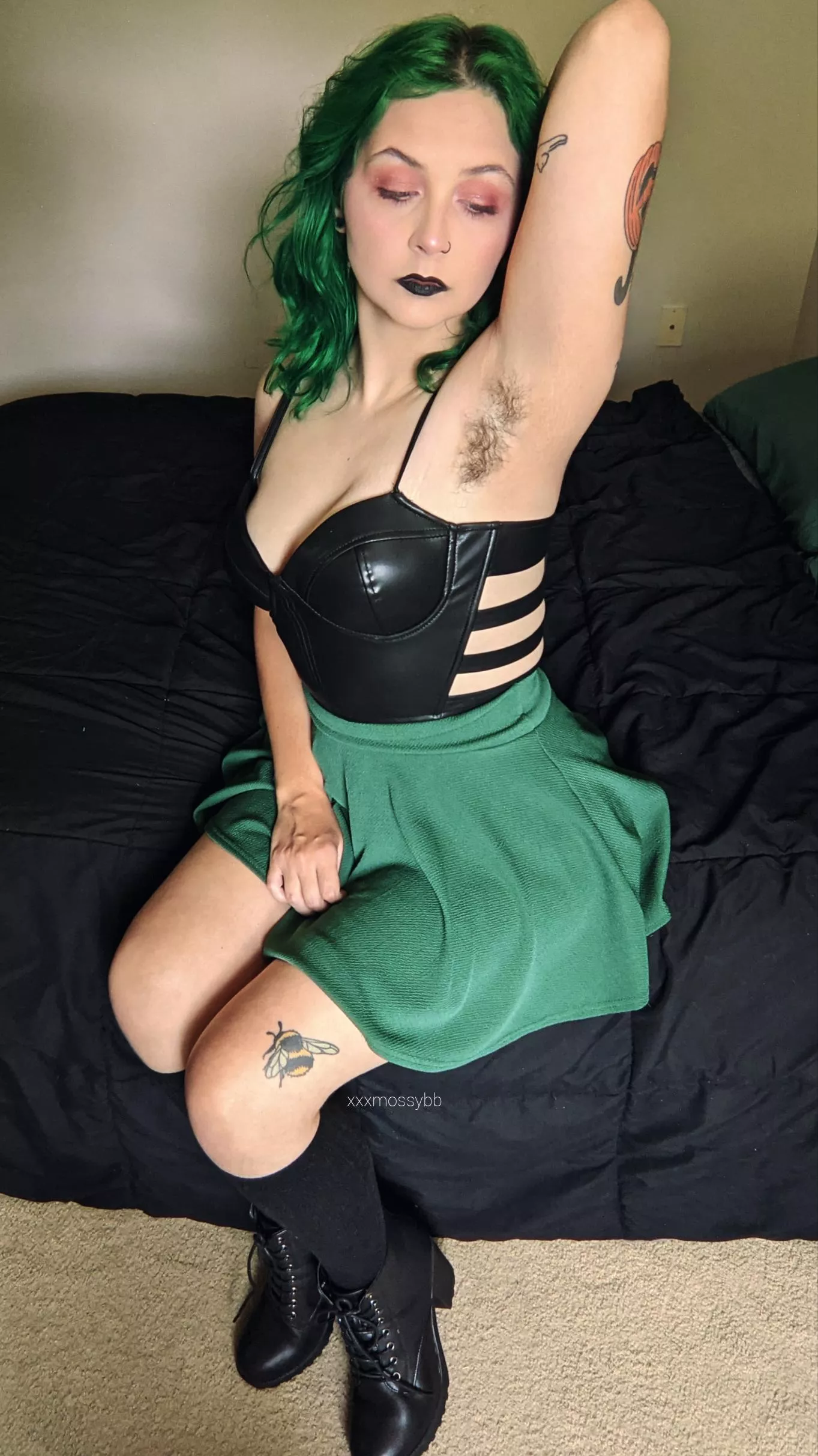 would take me out in this outfit? even with these hairy pits out?? ?