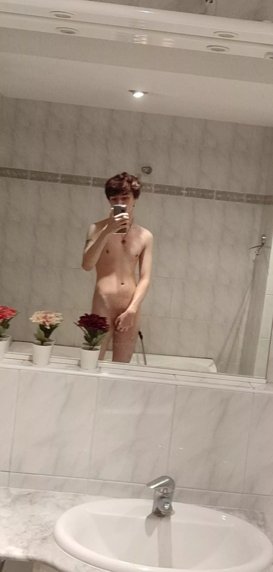Would u be happy to be my roommate? Would u be happy to be my roommate?