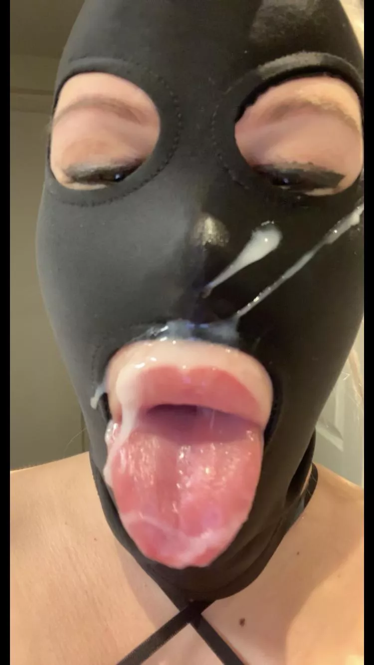 Would u fuck me knowing I have a husband? Would u fuck me knowing I have a husband?