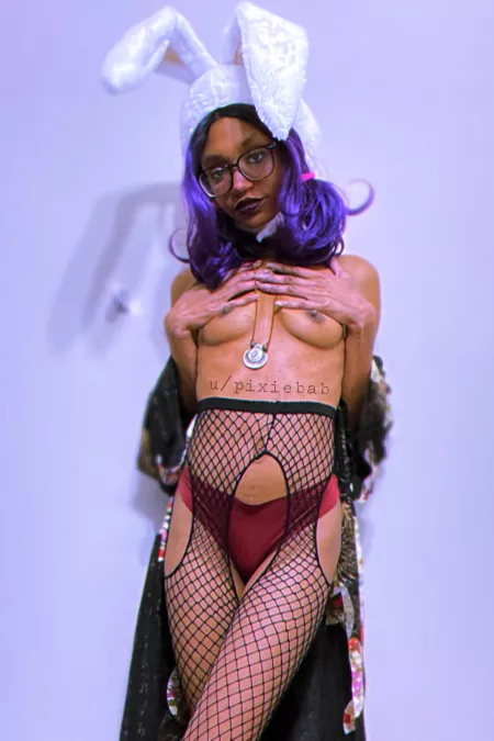 Would u kiss my tummy? 🥺🖤