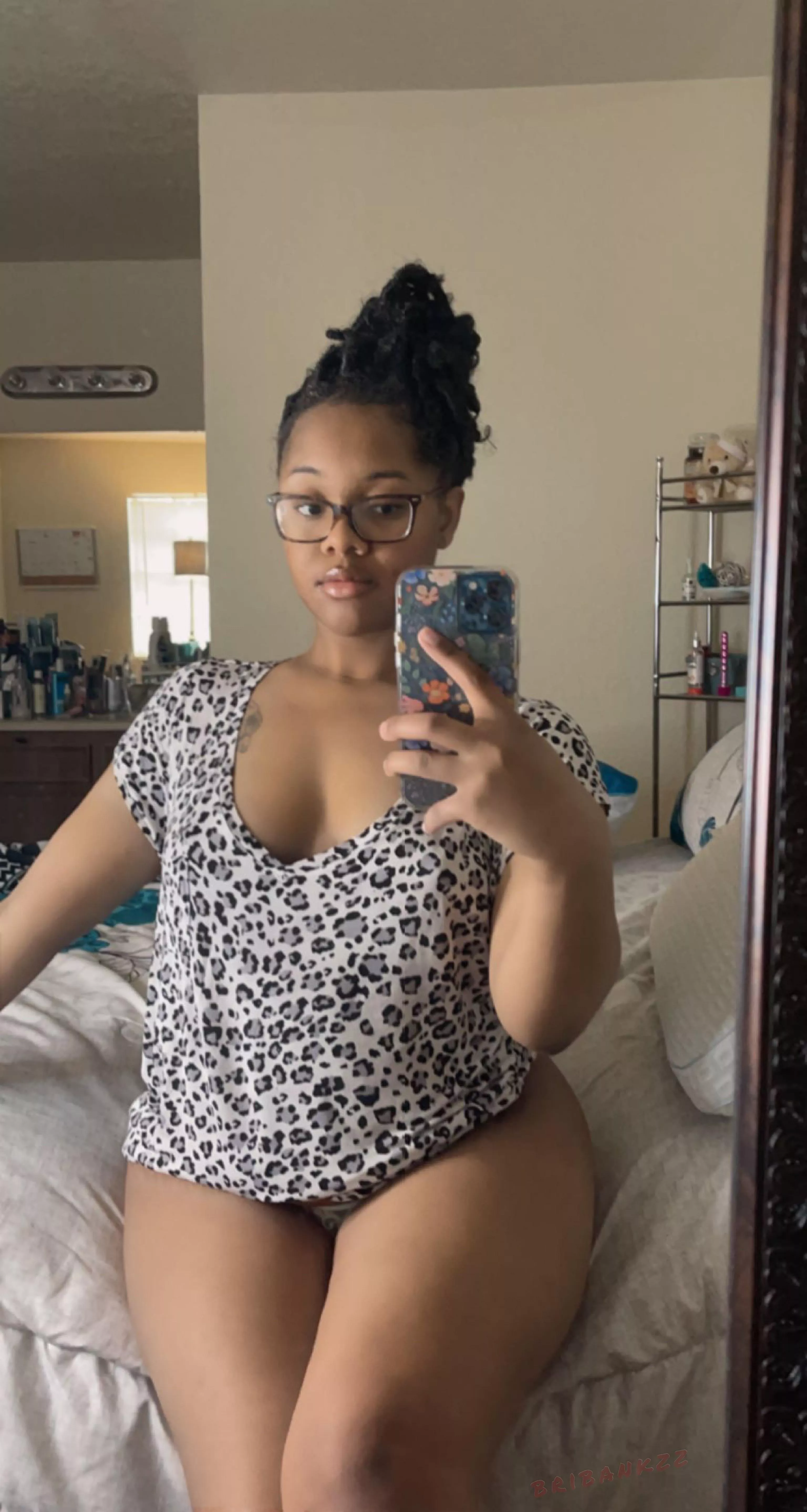 would u marry a 5 ft person? would u marry a 5 ft person?