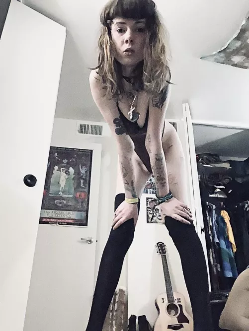 Would u rather I stomped or spit on you? 🤔 [domme]