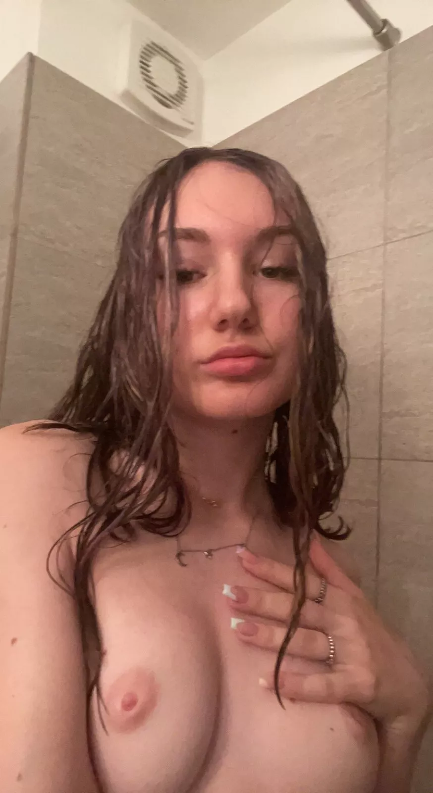 Would we (f)uck on the first date? Would we (f)uck on the first date?