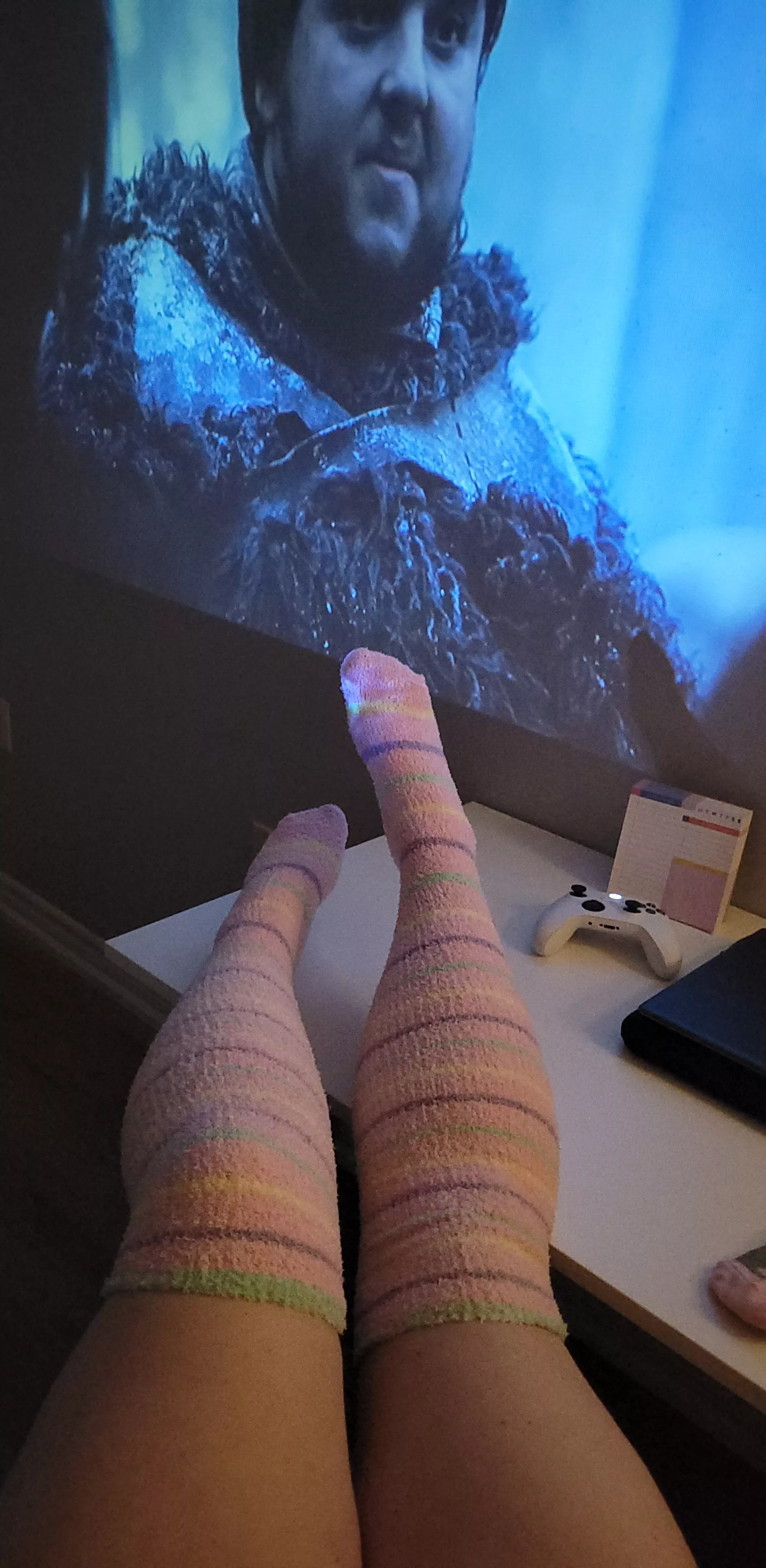Would you abandon the nights watch If I promised to warm you up with my thigh highs?