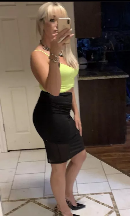 Would you be down to play with me? 36, mom of 2