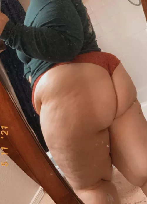 Would you bend my fat ass over? 🍑😜 Would you bend my fat ass over? 🍑😜