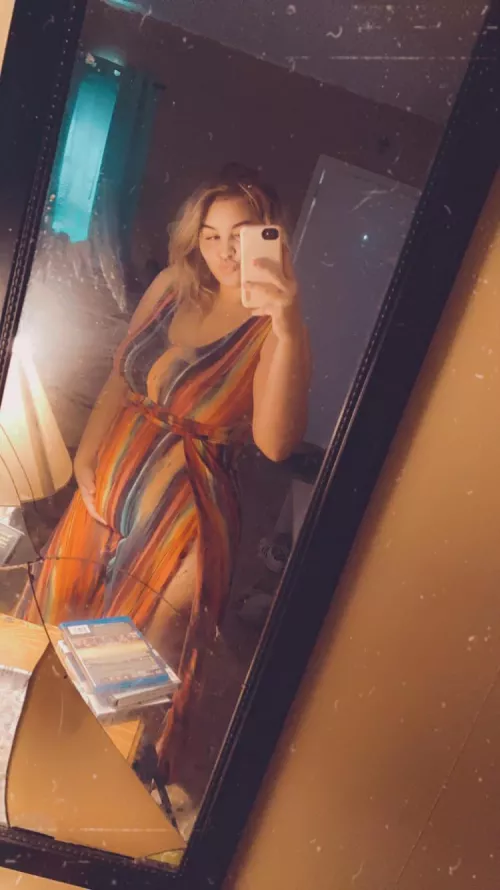 Would you cashapp pay to see me undressed ? Iβm 26 weeks pregnant.